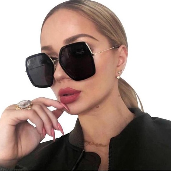 💯- New Authentic GUCCI GG0106S 001 - AS SEEN ON JENNIFER LOPEZ - Picture 6 of 17